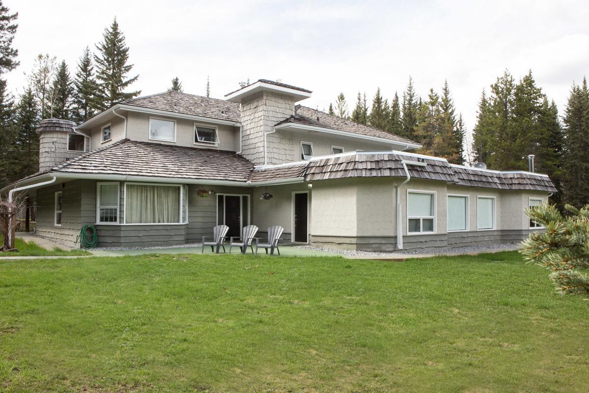 Sleepy Creek Country Manor Bed & Breakfast Bragg Creek Exterior foto