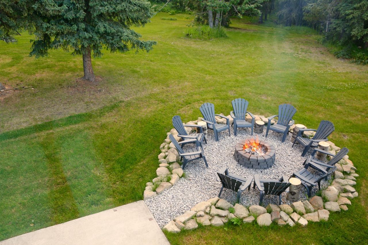 Sleepy Creek Country Manor Bed & Breakfast Bragg Creek Exterior foto